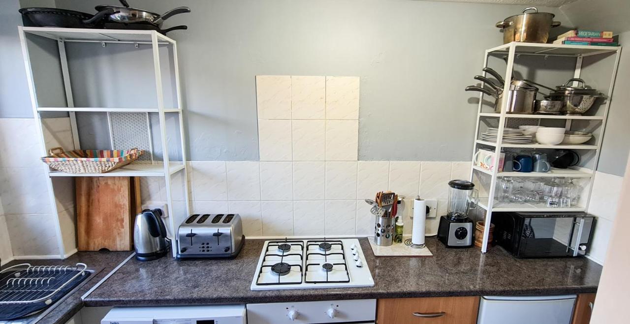 Sw19 - Quiet Split-Level 2-Bedroom Maisonette With Garden London Bagian luar foto