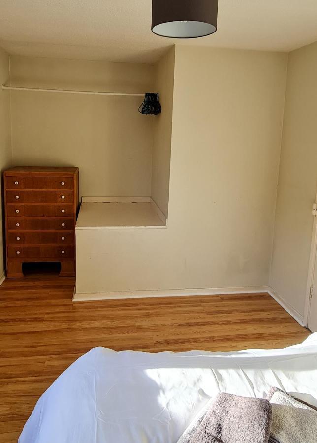 Sw19 - Quiet Split-Level 2-Bedroom Maisonette With Garden London Bagian luar foto
