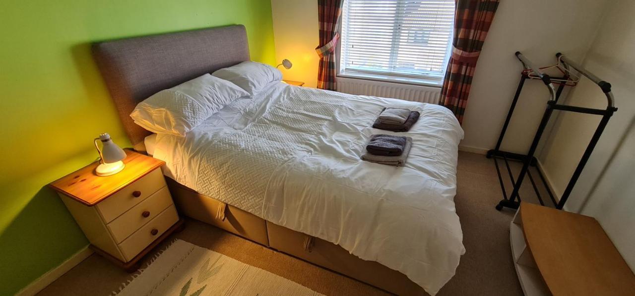 Sw19 - Quiet Split-Level 2-Bedroom Maisonette With Garden London Bagian luar foto