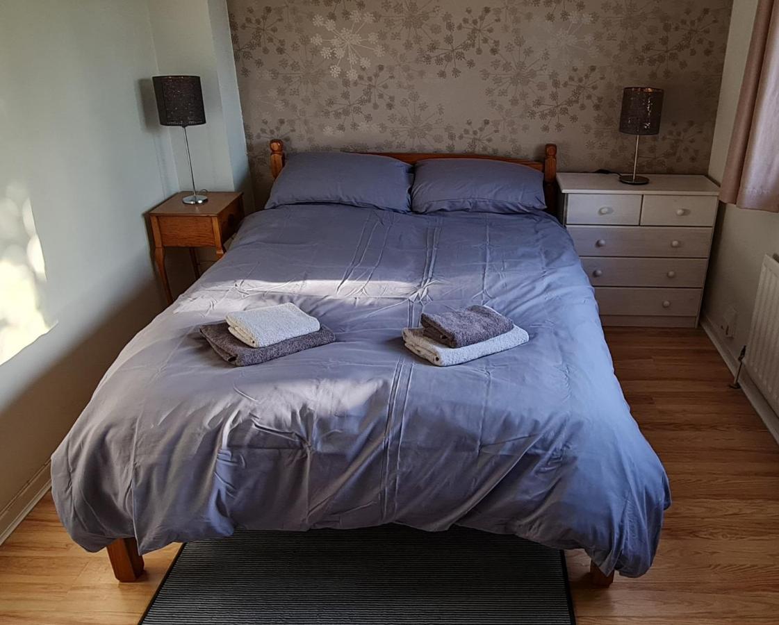 Sw19 - Quiet Split-Level 2-Bedroom Maisonette With Garden London Bagian luar foto