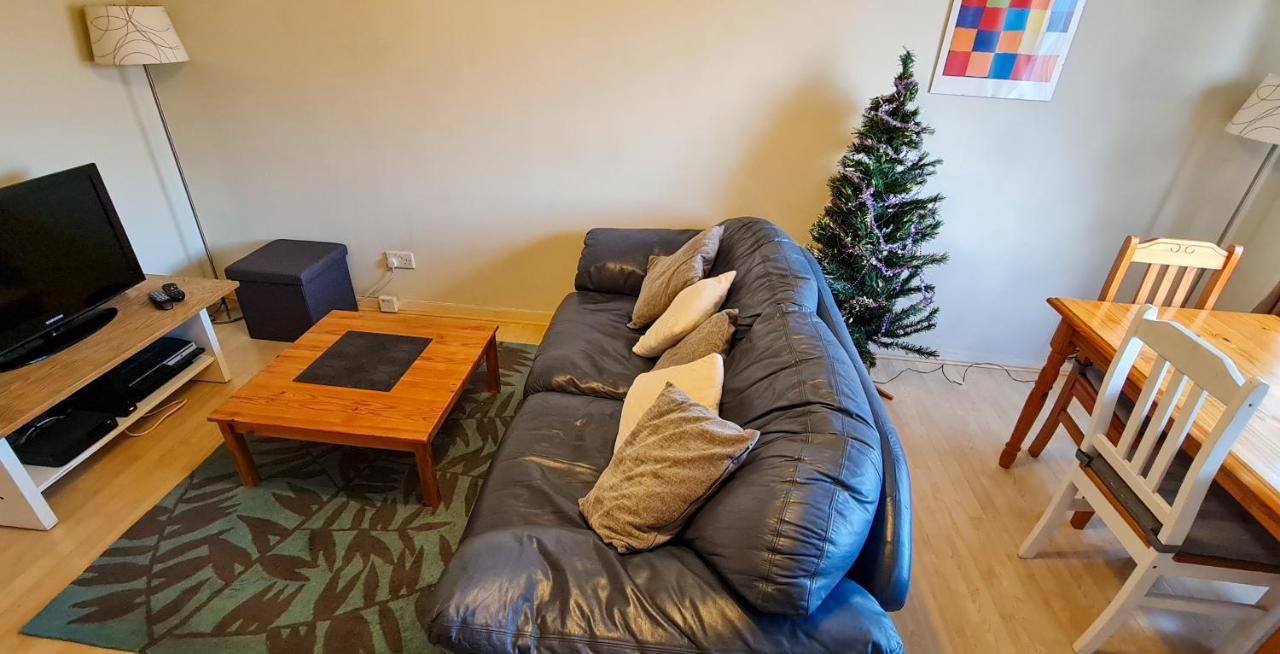 Sw19 - Quiet Split-Level 2-Bedroom Maisonette With Garden London Bagian luar foto